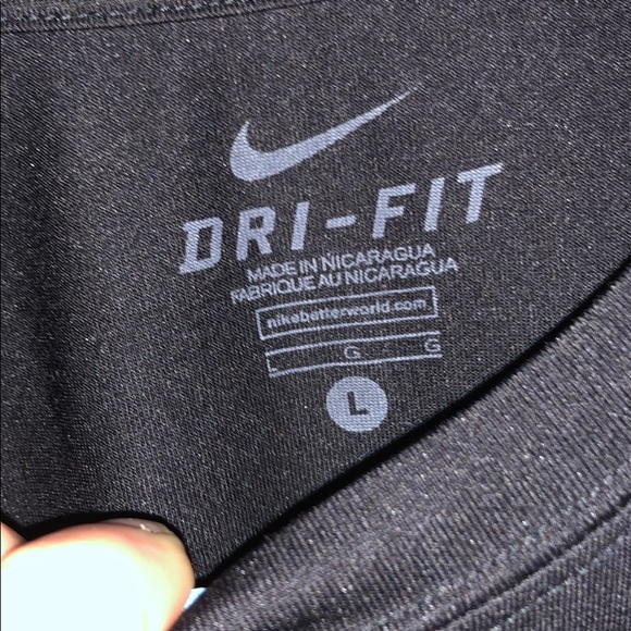 Black men’s Nike Dri-fit T-shirt. (Men’s Large) - Picture 2 of 3